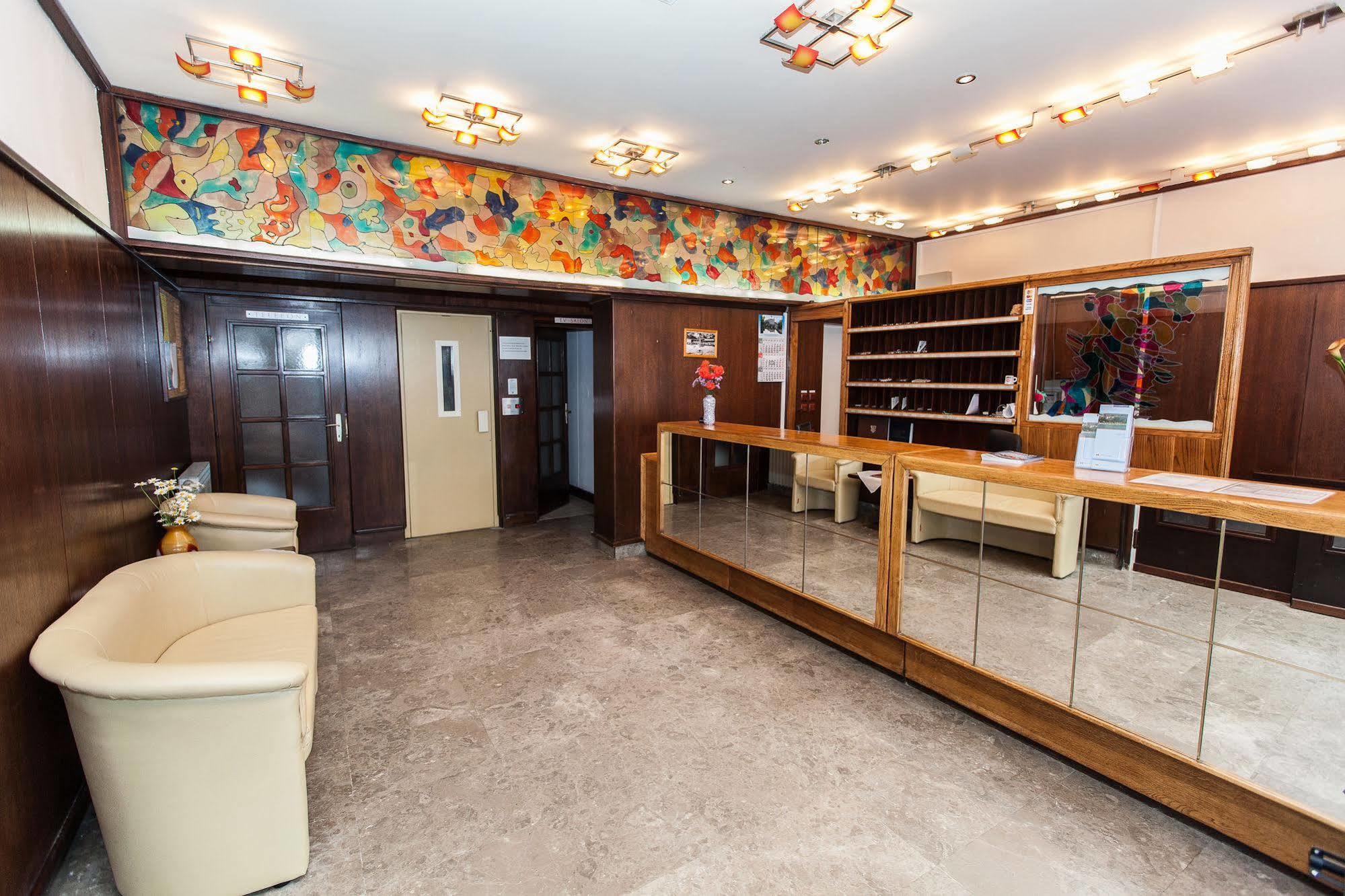 Hotel Zagreb Crikvenica Exterior photo